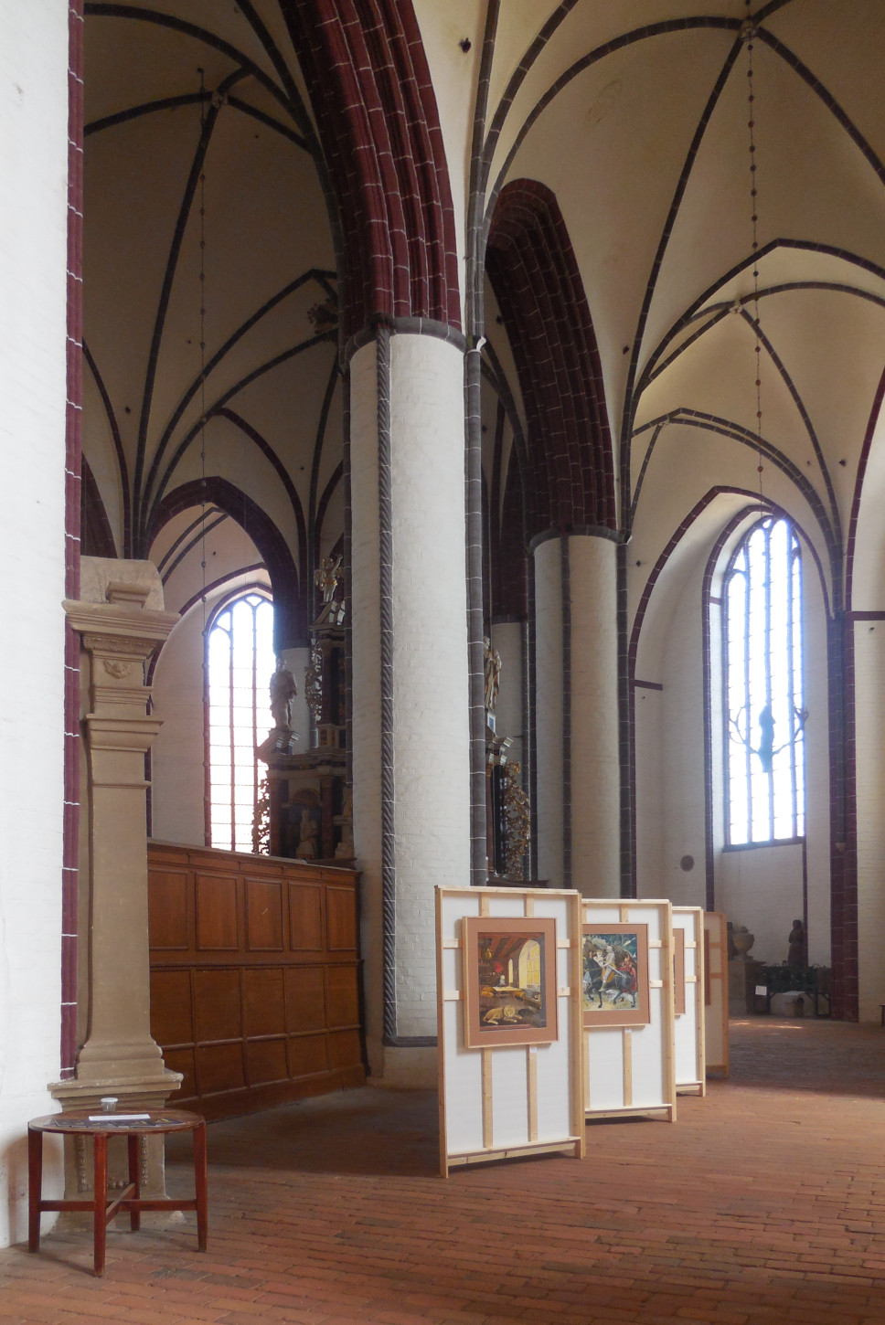 Sicht beim Betreten der Kirche